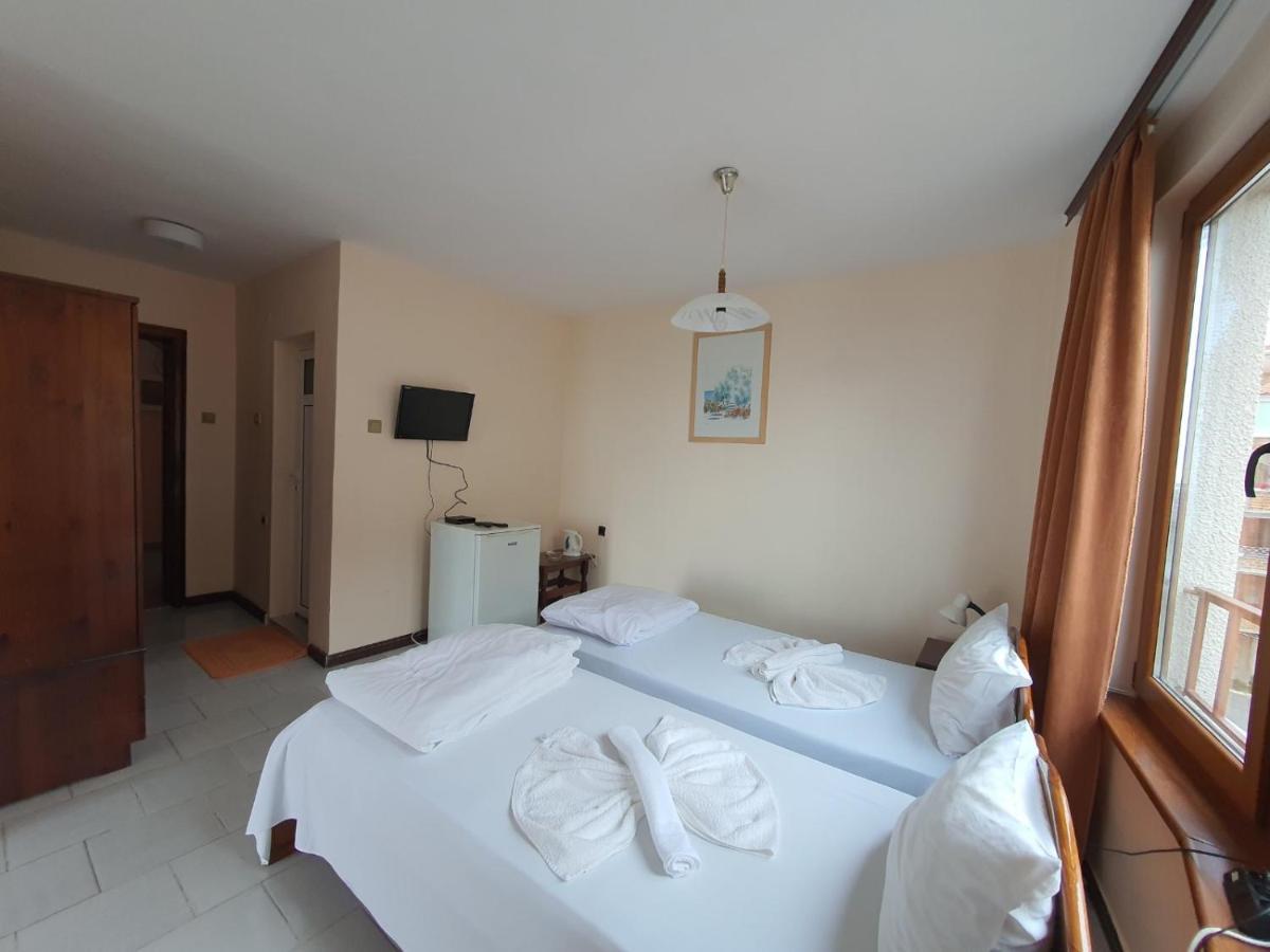 Lazur Hotel ラヴダ エクステリア 写真